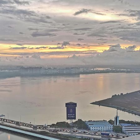 Yussy 2 Bedrooms Condo At R&F Princess Cove Johor Bahru Exterior foto