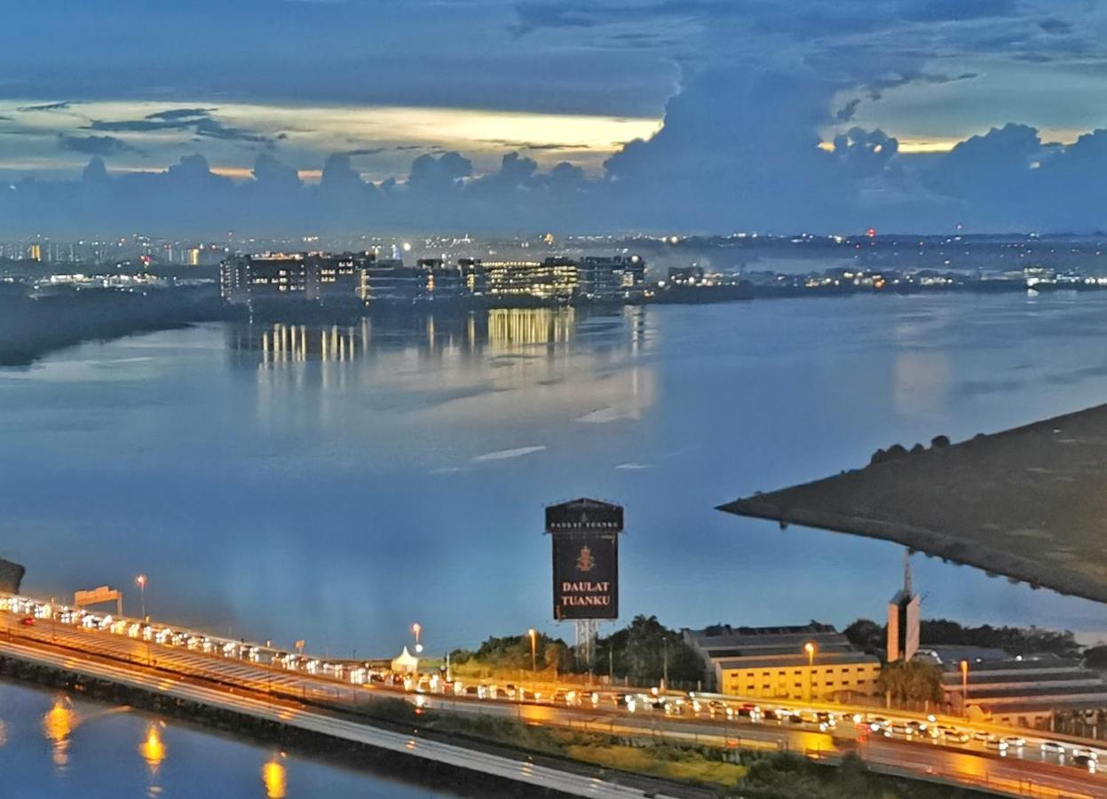Yussy 2 Bedrooms Condo At R&F Princess Cove Johor Bahru Exterior foto